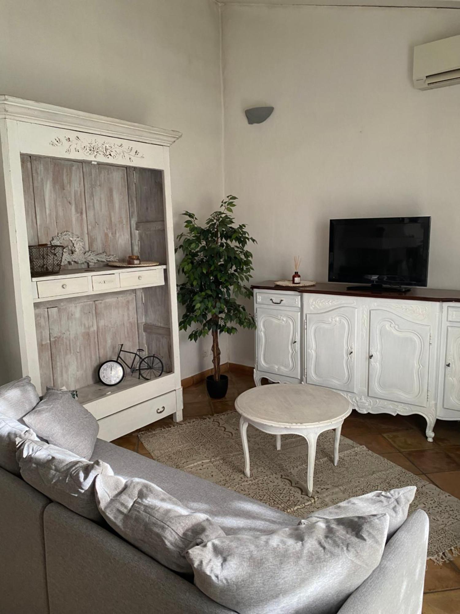 Maison Dans Village Calme Arles Extérieur photo
