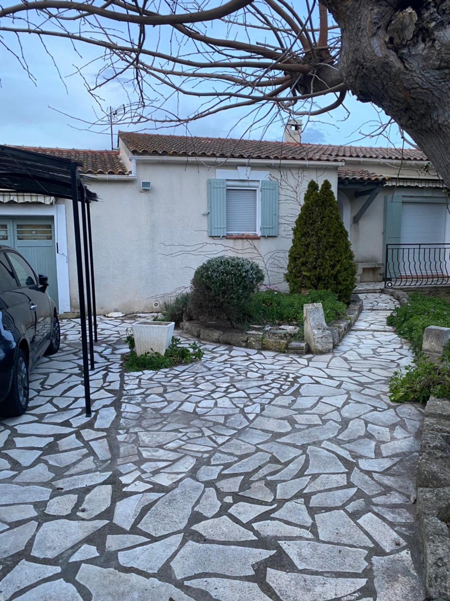 Maison Dans Village Calme Arles Extérieur photo